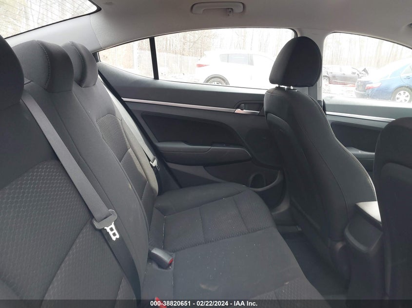 VIN 5NPD84LFXKH492995 2019 HYUNDAI ELANTRA SEL