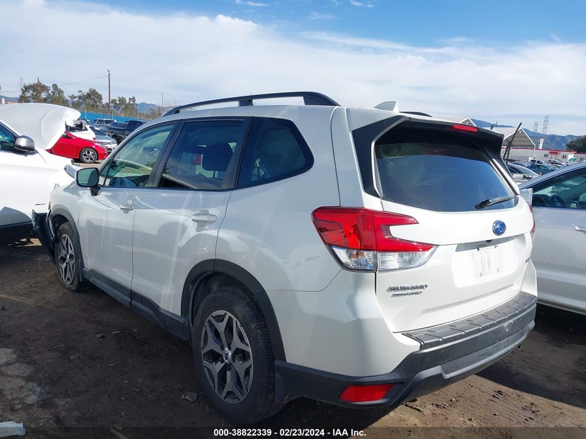 VIN JF2SKAJC1MH472377 2021 SUBARU FORESTER PREMIUM