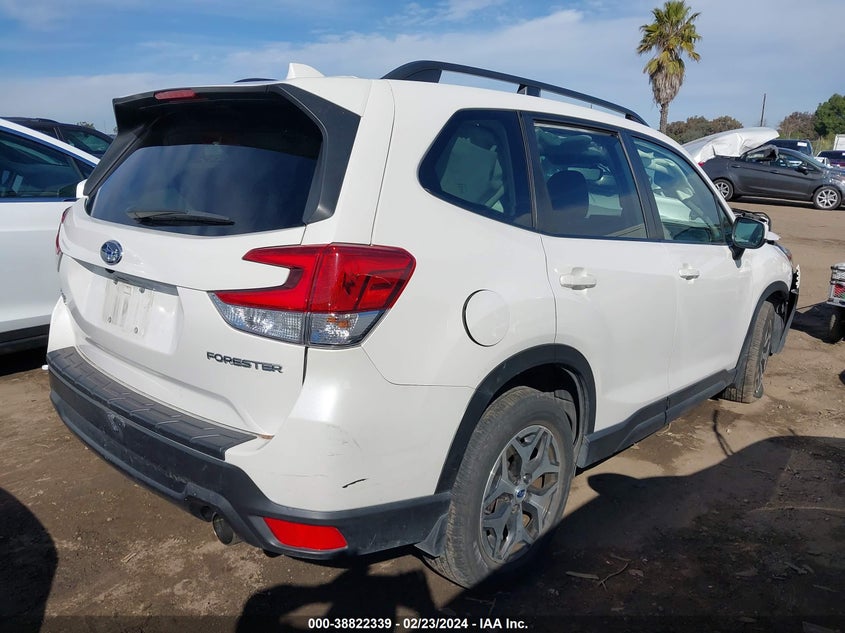 VIN JF2SKAJC1MH472377 2021 SUBARU FORESTER PREMIUM