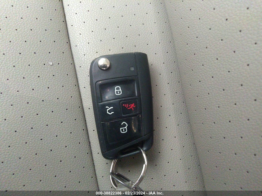 2015 VOLKSWAGEN GOLF TDI SE 4-DOOR - 3VW2A7AU0FM086820