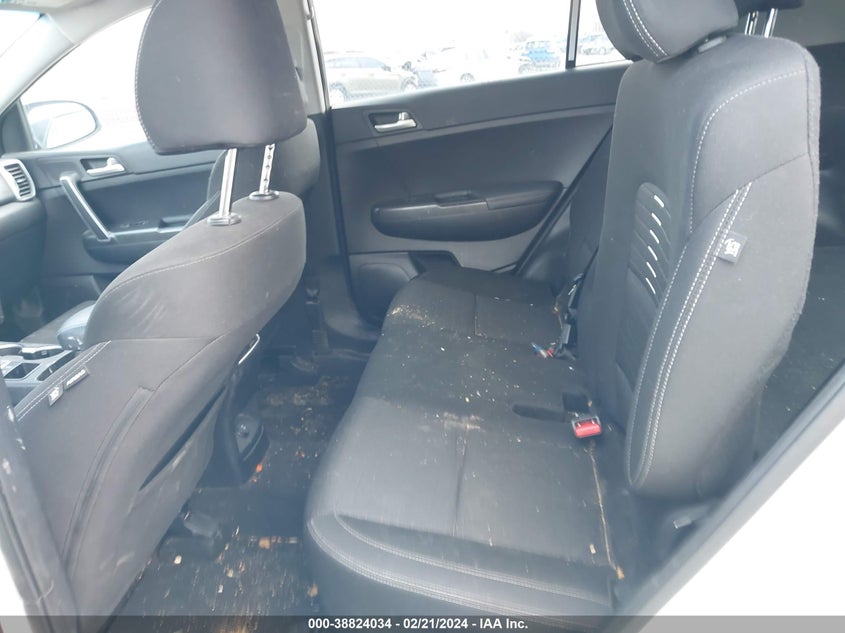VIN: KNDPMCAC8J7459332 2018 KIA SPORTAGE LX