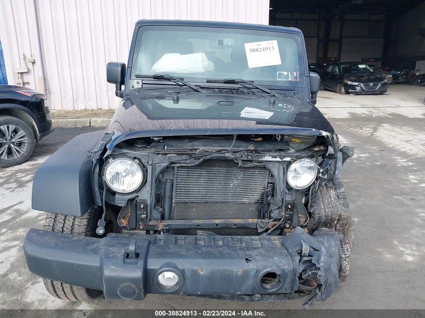 2014 JEEP WRANGLER UNLIMITED SPORT - 1C4BJWDG6EL251126