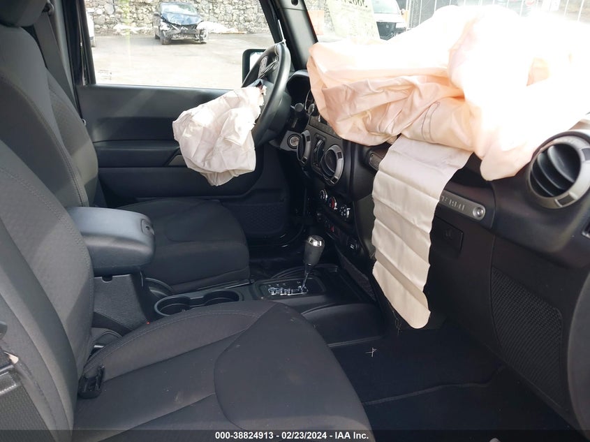 2014 JEEP WRANGLER UNLIMITED SPORT - 1C4BJWDG6EL251126