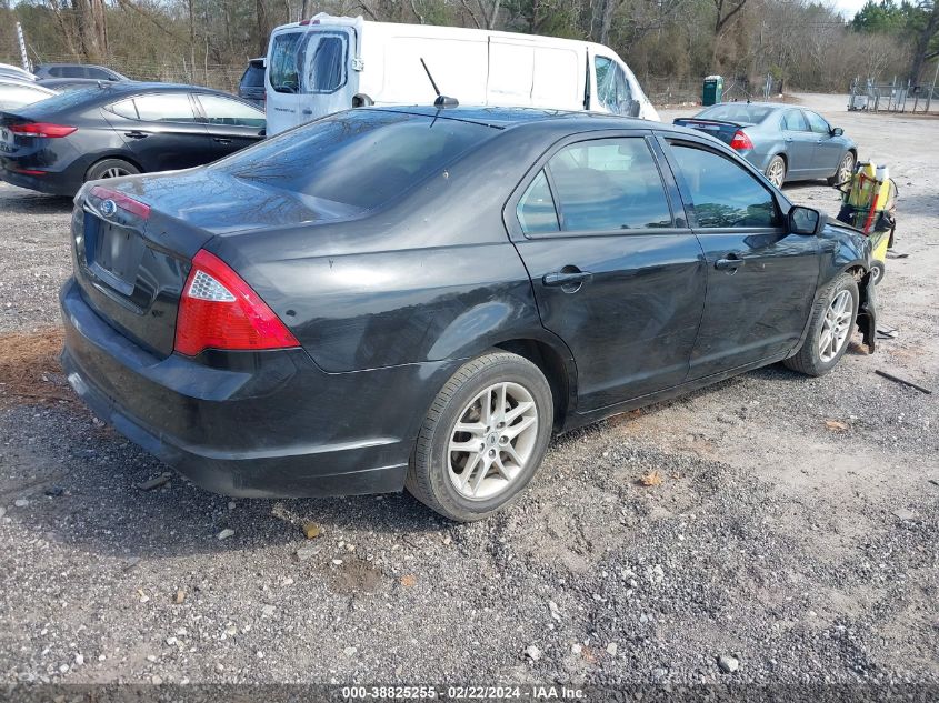 2012 Ford Fusion S VIN: 3FAHP0GA2CR128389 Lot: 38825255