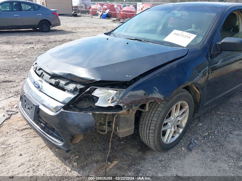 2012 Ford Fusion S VIN: 3FAHP0GA2CR128389 Lot: 38825255