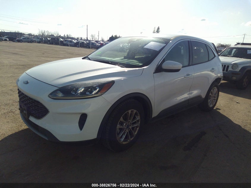 VIN 1FMCU0G6XLUB13331 2020 FORD ESCAPE SE