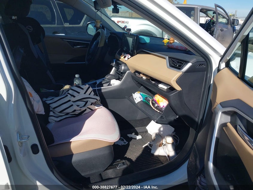 2022 TOYOTA RAV4 XLE - 2T3W1RFV9NC212995