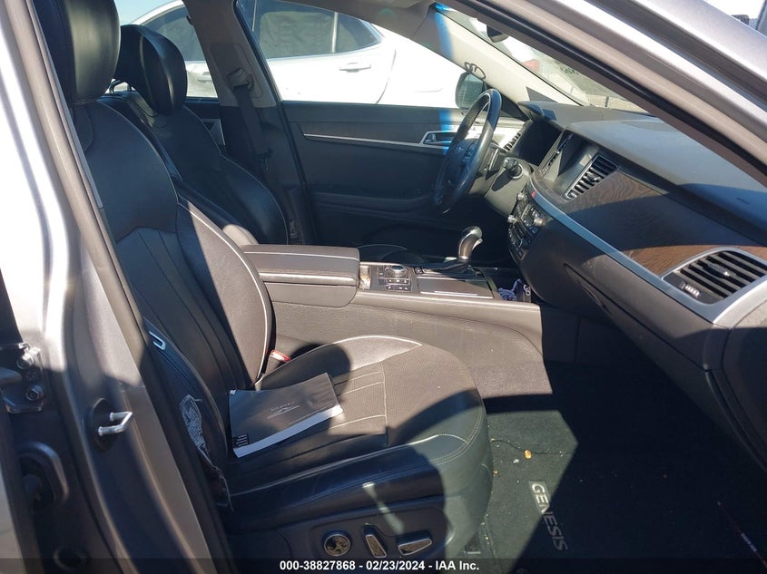 2015 Hyundai Genesis 3.8 VIN: KMHGN4JE7FU027954 Lot: 38827868