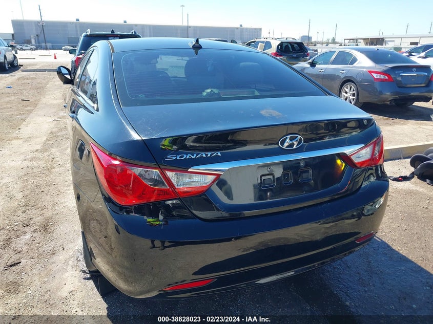 2013 HYUNDAI SONATA GLS - 5NPEB4AC1DH558402