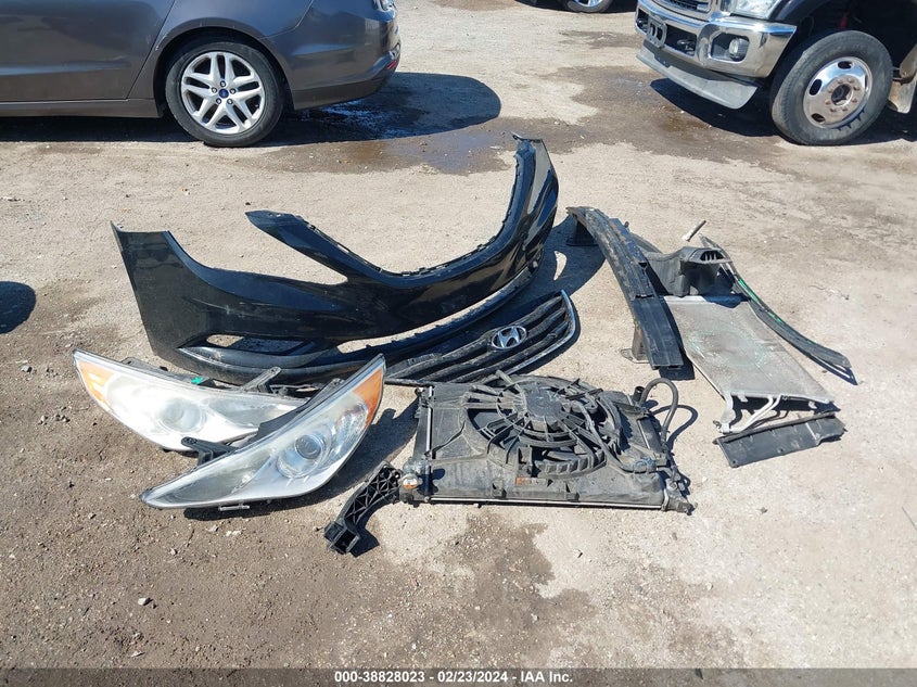 2013 HYUNDAI SONATA GLS - 5NPEB4AC1DH558402