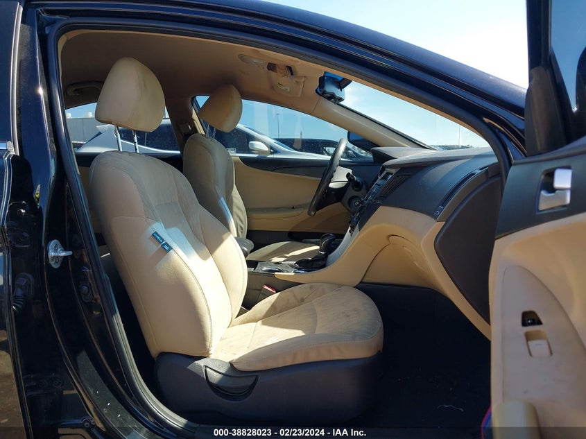 2013 HYUNDAI SONATA GLS - 5NPEB4AC1DH558402