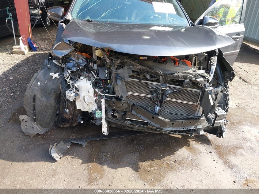 2018 TOYOTA RAV4 HYBRID SE - JTMJJREV3JD234556