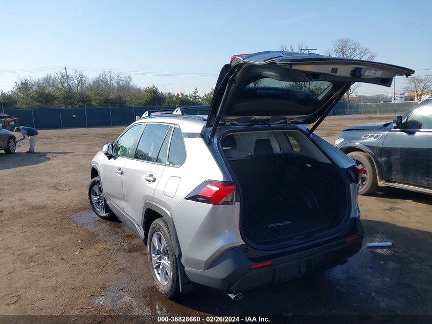 2023 TOYOTA RAV4 XLE HYBRID - JTMRWRFV2PD167637