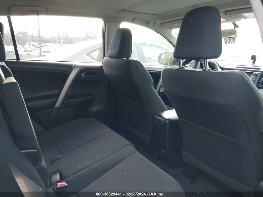 2016 TOYOTA RAV4 XLE - 2T3WFREV6GW272026