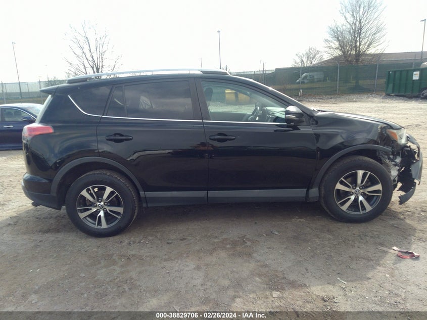 2018 TOYOTA RAV4 ADVENTURE/XLE - 2T3RFREV3JW735955