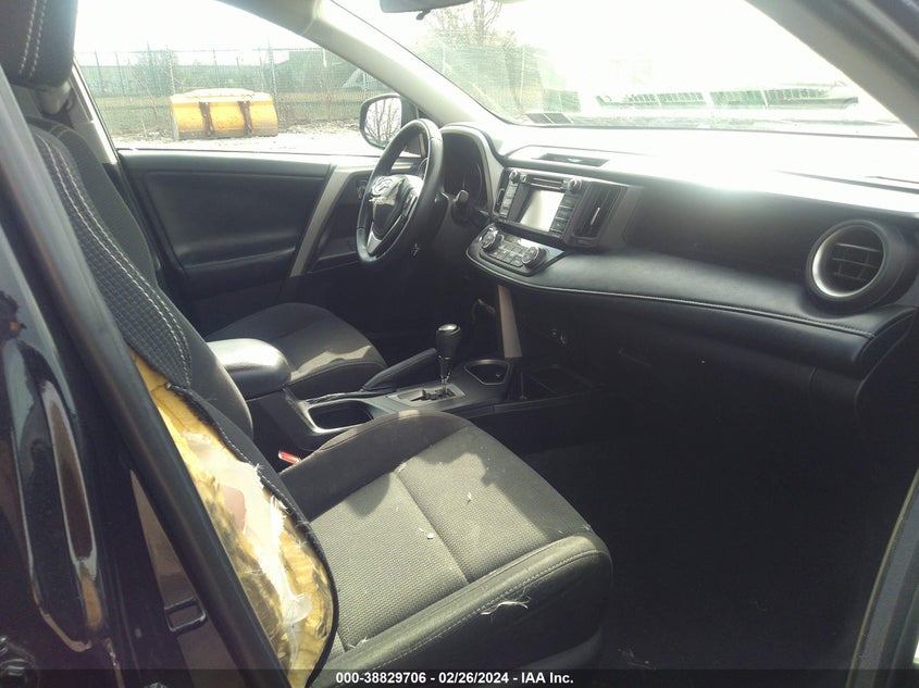 2018 TOYOTA RAV4 ADVENTURE/XLE - 2T3RFREV3JW735955