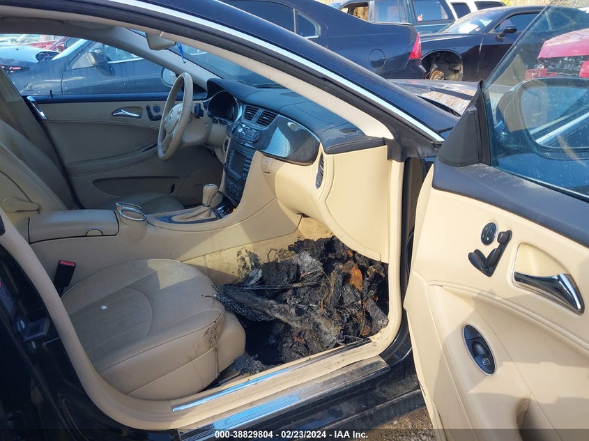 2007 Mercedes-Benz Cls 550 VIN: WDDDJ72X77A097998 Lot: 38829804