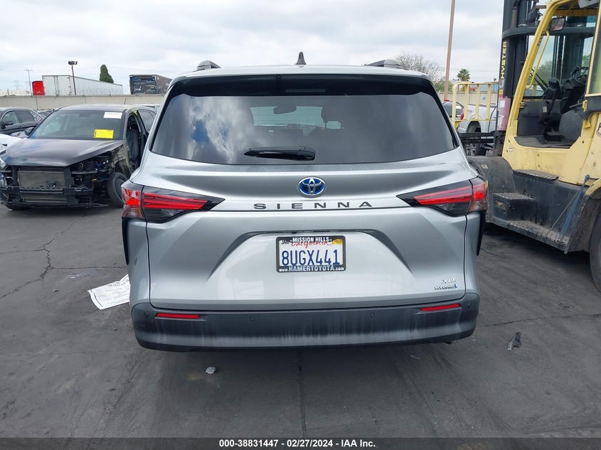 2021 TOYOTA SIENNA XLE - 5TDJRKEC5MS008087