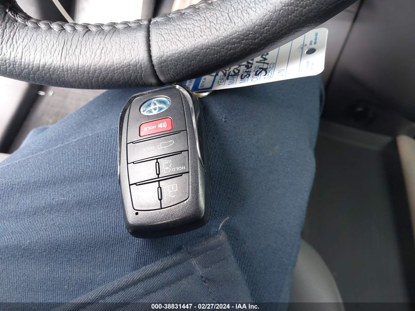 2021 TOYOTA SIENNA XLE - 5TDJRKEC5MS008087