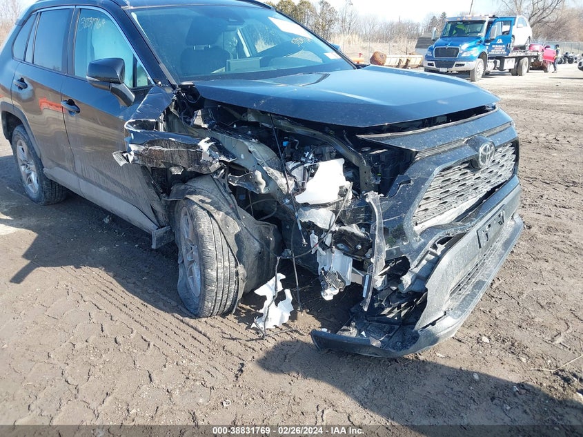 VIN 2T3P1RFV5NC321765 2022 TOYOTA RAV4 XLE