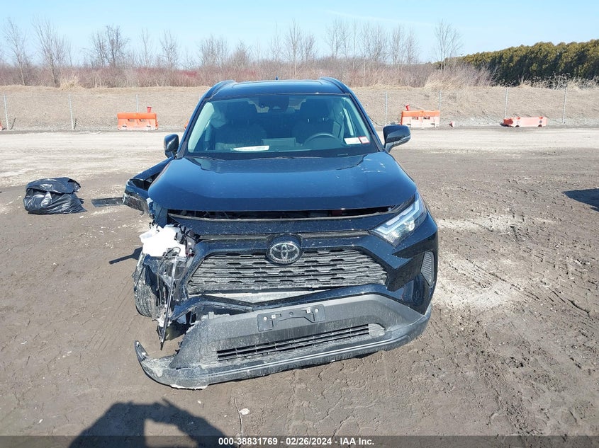 VIN 2T3P1RFV5NC321765 2022 TOYOTA RAV4 XLE