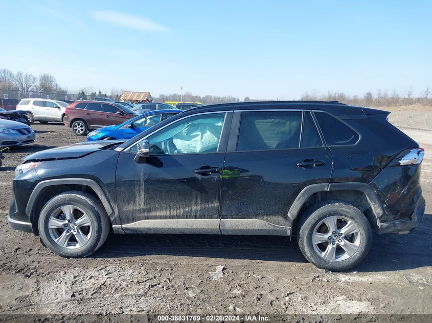 VIN 2T3P1RFV5NC321765 2022 TOYOTA RAV4 XLE