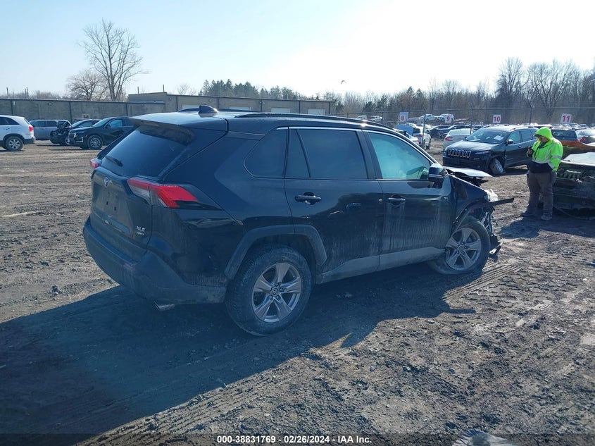 VIN 2T3P1RFV5NC321765 2022 TOYOTA RAV4 XLE