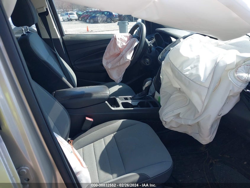 VIN 1FMCU0F76HUD34619 2017 FORD ESCAPE S