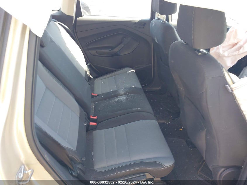 VIN 1FMCU0F76HUD34619 2017 FORD ESCAPE S