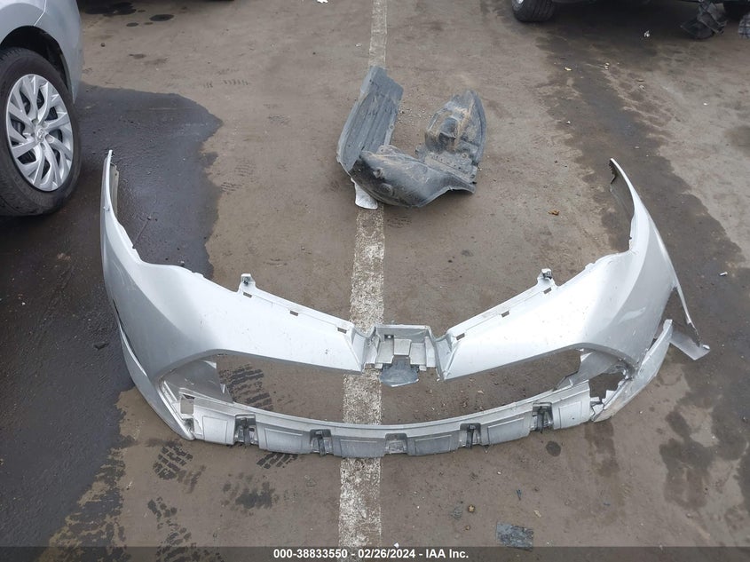 2018 TOYOTA COROLLA LE - 5YFBURHE1JP803151