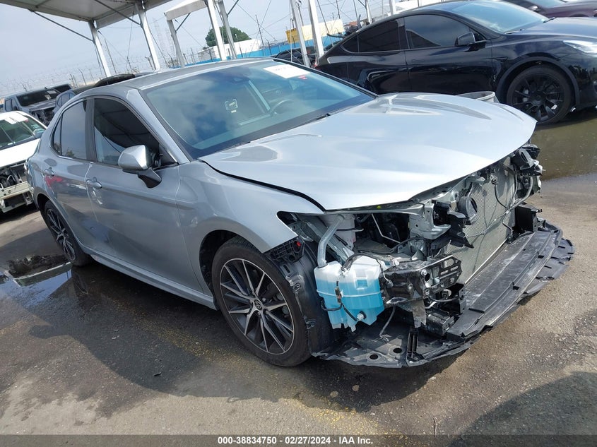 TOYOTA CAMRY SE/SE NIGHT SHADE 2021