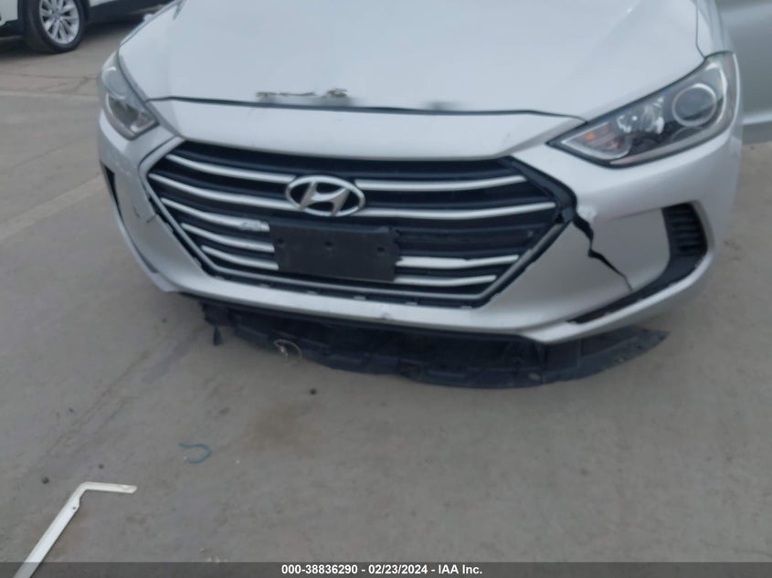 VIN 5NPD84LF2HH065724 2017 HYUNDAI ELANTRA SE