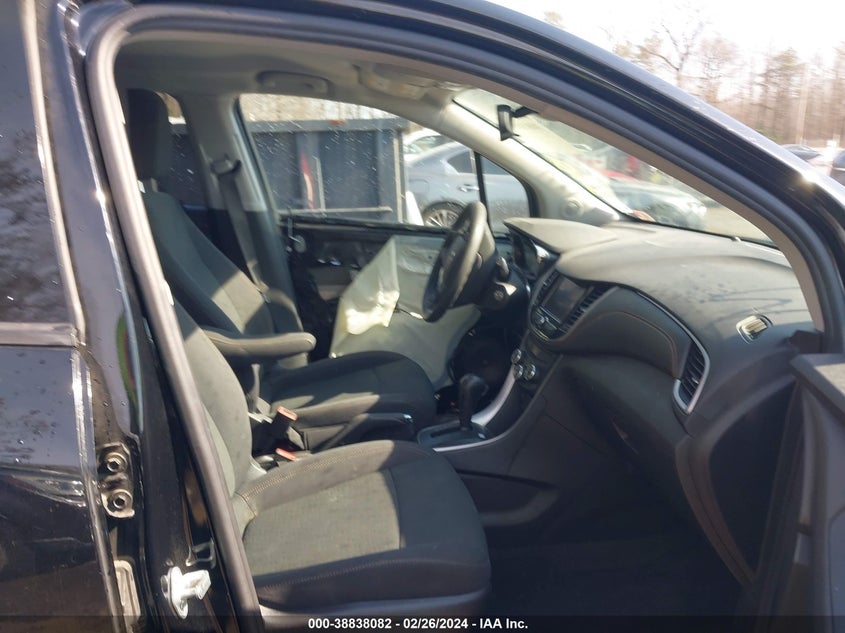 VIN 3GNCJKSB9LL323157 2020 CHEVROLET TRAX FWD LS