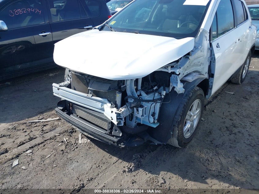 VIN 3GNCJLSBXJL149666 2018 CHEVROLET TRAX 1LT