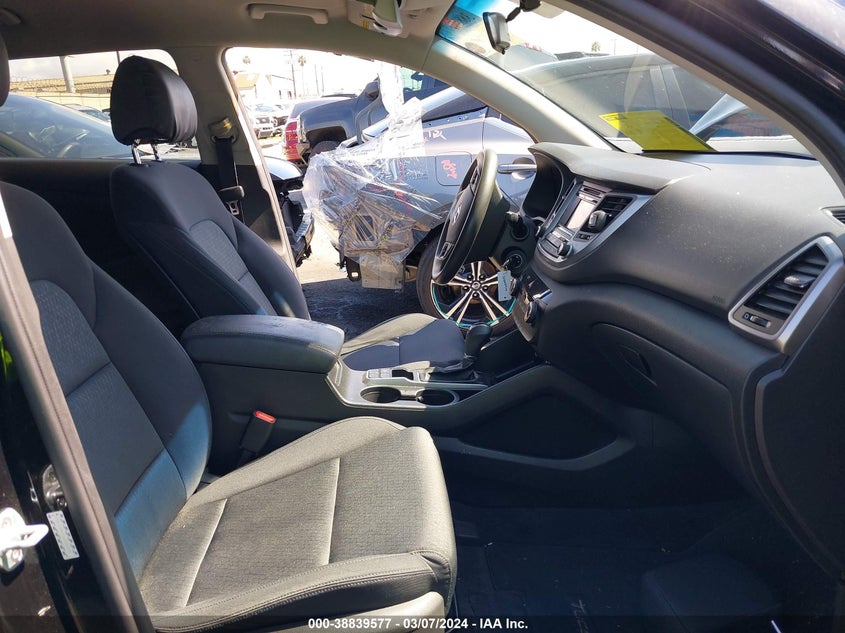 2018 HYUNDAI TUCSON SE - KM8J23A40JU633833