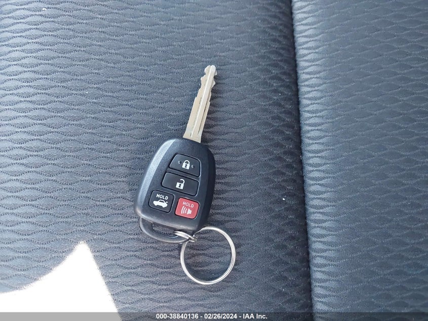 VIN 2T1BURHE3HC940926 2017 TOYOTA COROLLA LE