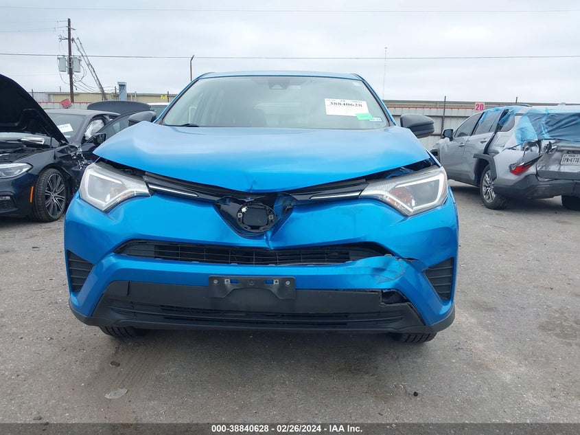 2018 TOYOTA RAV4 LE - JTMZFREVXJD131042