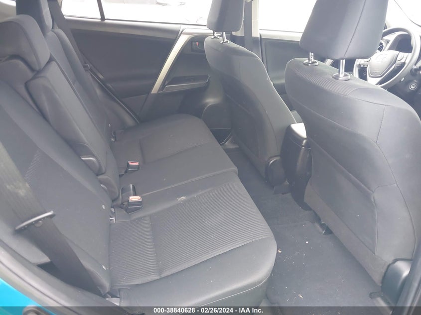 2018 TOYOTA RAV4 LE - JTMZFREVXJD131042