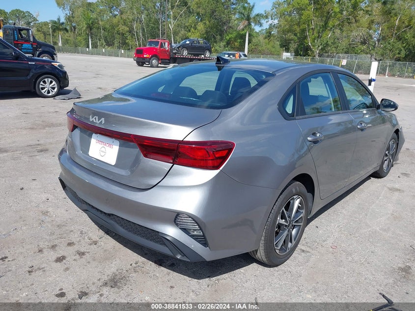2023 KIA FORTE 2L I4   N(VIN: 3KPF24AD2PE527228