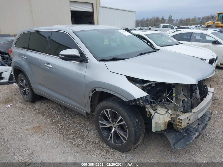 TOYOTA HIGHLANDER LE 2017