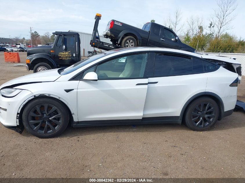 2022 Tesla Model X Dual Motor All-Wheel Drive VIN: 7SAXCBE57NF364353 Lot: 38842362