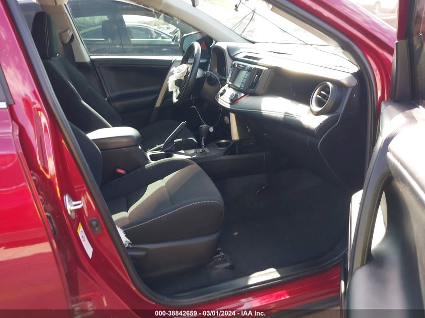 2018 TOYOTA RAV4 XLE - 2T3WFREV4JW516196