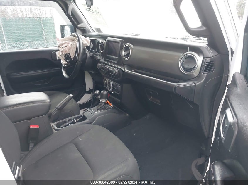 2019 JEEP WRANGLER UNLIMITED SAHARA 4X4 - 1C4HJXEN5KW634434