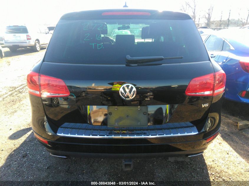 2014 Volkswagen Touareg 3.6L Lux VIN: WVGEF9BP7ED012421 Lot: 38843048