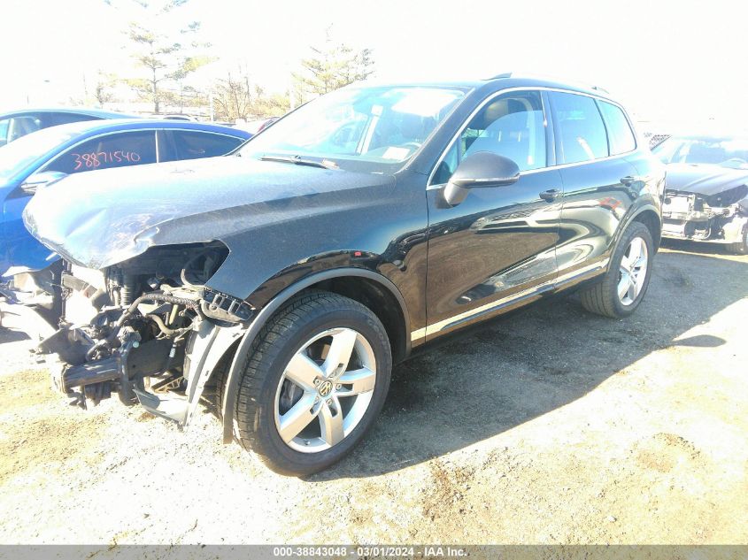 2014 Volkswagen Touareg 3.6L Lux VIN: WVGEF9BP7ED012421 Lot: 38843048