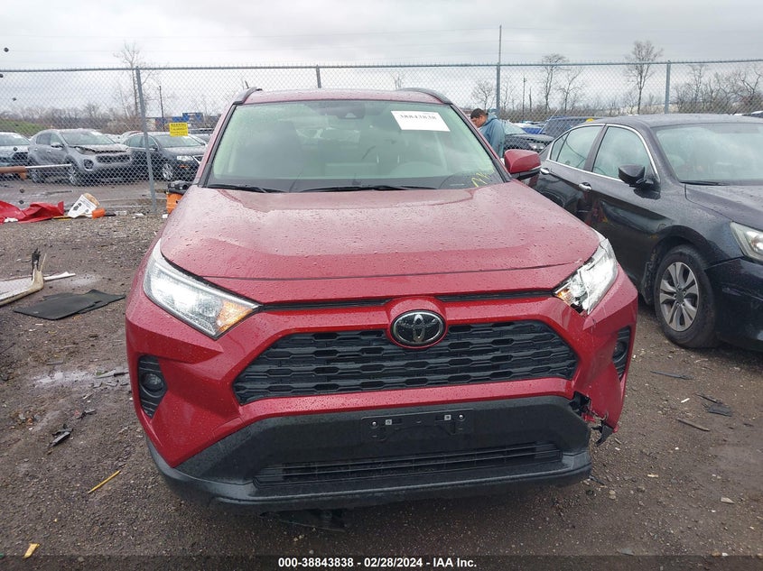 2020 TOYOTA RAV4 XLE - JTMP1RFV2LD062001