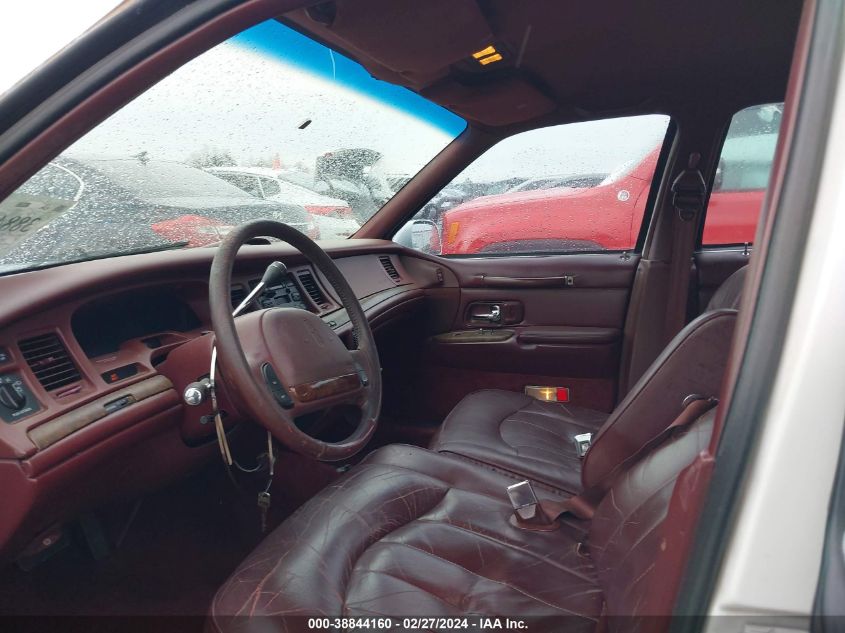 1996 Lincoln Town Car Executive VIN: 1LNLM81W6TY696240 Lot: 38844160