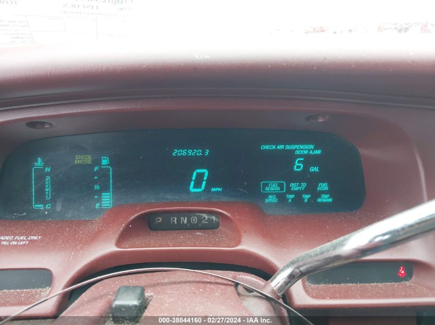 1996 Lincoln Town Car Executive VIN: 1LNLM81W6TY696240 Lot: 38844160