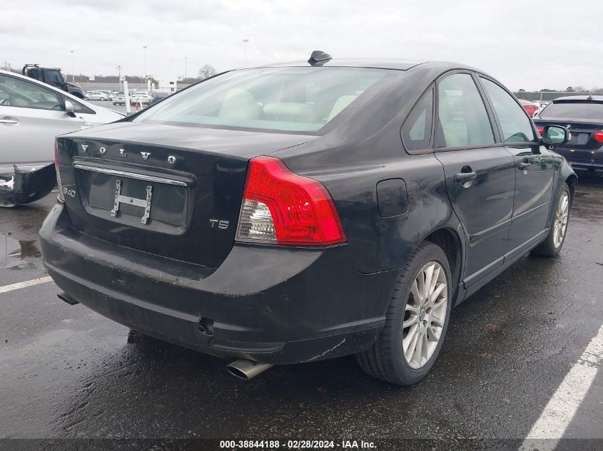 2011 Volvo S40 T5/T5 R-Design VIN: YV1672MS4B2535590 Lot: 38844188