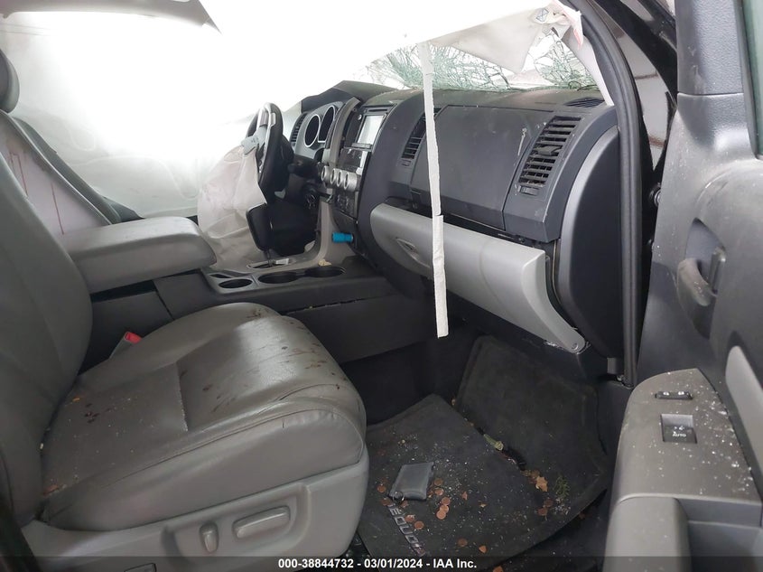 2015 Toyota Sequoia Sr5 5.7L V8 VIN: 5TDZY5G1XFS059591 Lot: 38844732